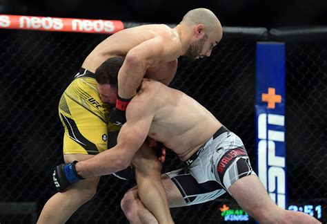 Merab Dvalishvili def. Marlon Moraes at UFC 266: Best photos