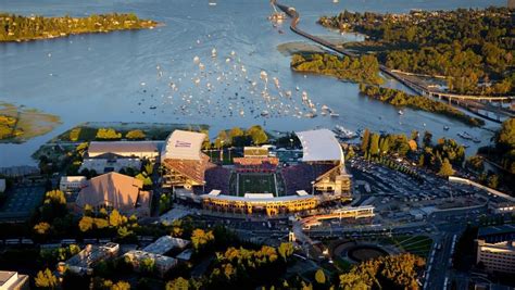 Football - News - University of Washington Official Athletics Site ...