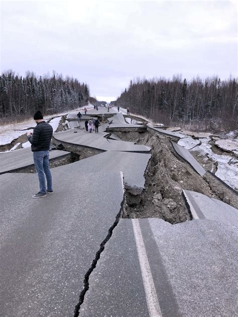 Authorities survey damage, Valley residents stock up on water following Friday morning ...