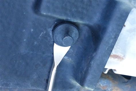 Push pin removal - 2 | Once center pin is pulled out, pop th… | Flickr