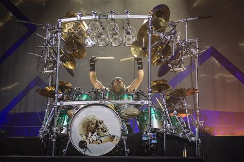 Dream Theater - Check out Mike Mangini's epic new Distance...