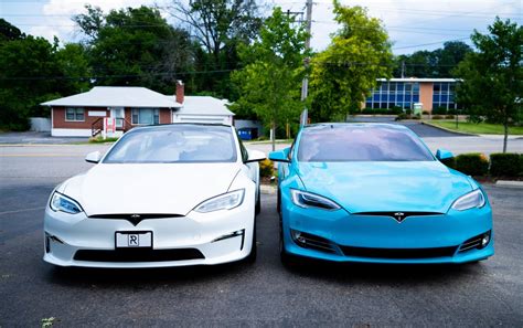 How Much Has Tesla Model S Really Improved? Model S Plaid vs Model S P100D Drag Race ...