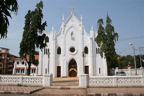 21 Famous Churches in Goa, Churches in North & South Goa - Treebo