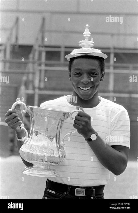 Tottenham hotspur fa cup celebrations Black and White Stock Photos ...