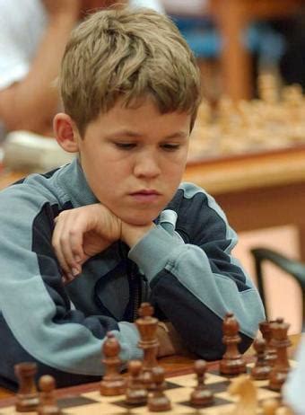 Solitaire Chess: Carlsen Crushes - ChessKid.com