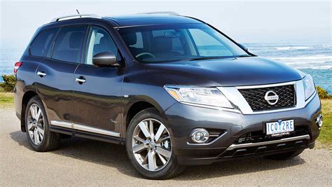 2015 Nissan Pathfinder Hybrid ST review | road test | CarsGuide