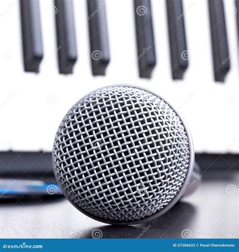 Microphone and Piano Keyboard Stock Image - Image of home, event: 37206633