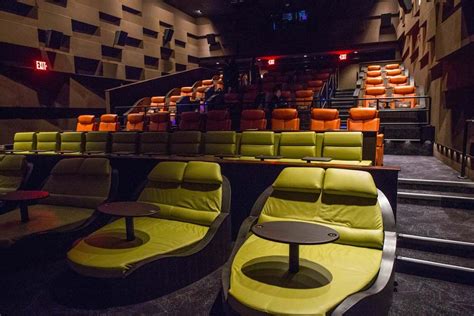 iPic Theaters jest zlokalizowany przy Fulton Street 11 | Sala de cine ...