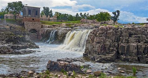 25 Best Things to Do in Sioux Falls (SD) - The Crazy Tourist