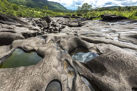 Conheça o Vale da Lua na Chapada dos Veadeiros! | Viajante Comum