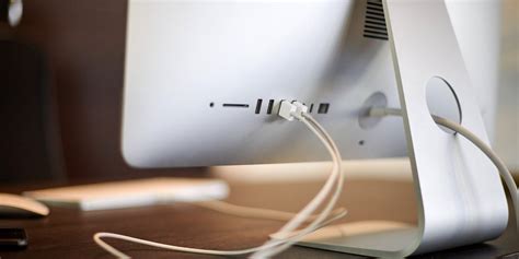 10 Best Docking Stations for MacBook Pro in 2021 - Make Tech Easier