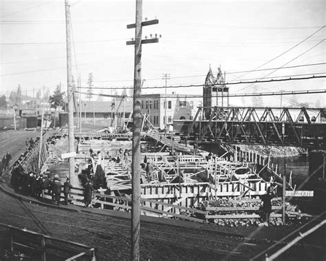 Lee's History : The Washington Street Bridge