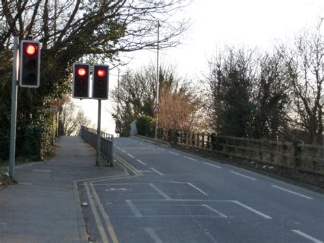 Poole : Sterte Road & Traffic Lights © Lewis Clarke :: Geograph Britain and Ireland