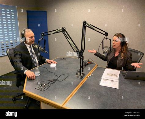 Sara carter podcast hi-res stock photography and images - Alamy