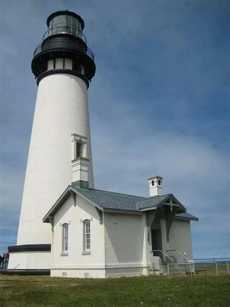 Lighthouse, Newport, Oregon | Lighthouses in oregon, Lighthouse ...