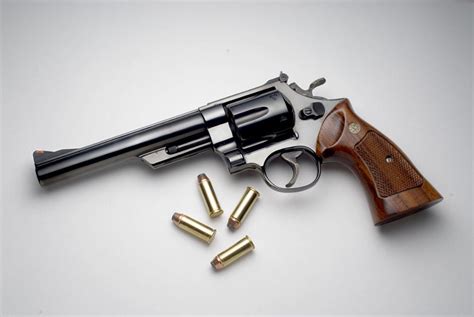 Why Smith & Wesson's .44 Magnum Is The Old School Gun of Choice | The ...