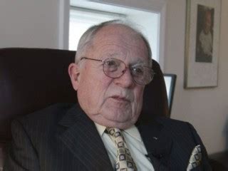 F. Lee Bailey biography, birth date, birth place and pictures