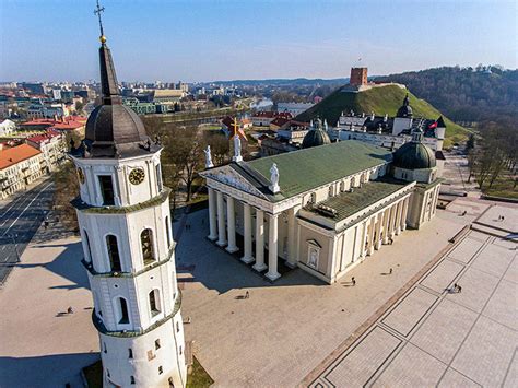 Lithuania’s Capital Reopens Cafes And Restaurants In Charming Old Town ...