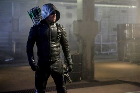 ‘Arrow’ Season 5 Premiere Recap: I Am Not Green Arrow | Observer