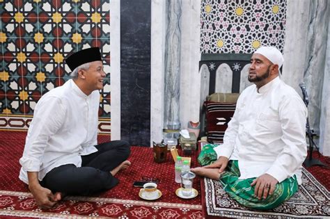 Habib Syech Sempat Geregetan sama Ganjar, Lalu Berpelukan