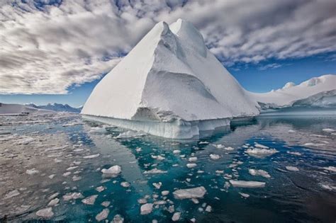 Stunning Photos of The Otherworldly Beauty of Antarctica's Iceberg - Snow Addiction - News about ...