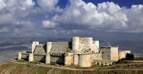 Krak des Chevaliers: Unconquerable Fortress of the Holy Land - Historic ...