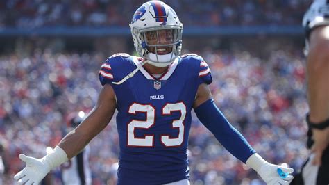 Bills S Micah Hyde continues strong 2017, leads NFL in interceptions