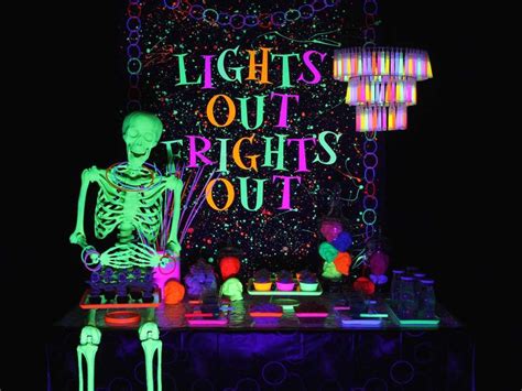 Neon / Glow in the Dark Halloween Party Ideas | Photo 1 of 19 | Halloween party themes, Glow ...