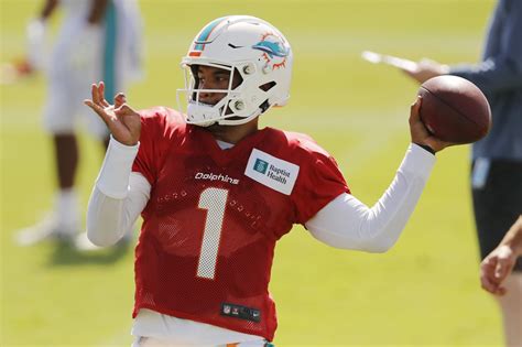 Tua Tagovailoa has a much better Miami Dolphins practice today