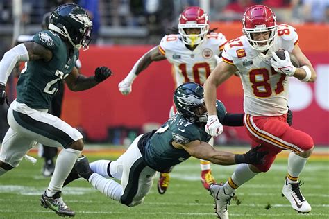 Watch Travis Kelce catch a touchdown pass for the Chiefs in the first quarter of Super Bowl 57 ...