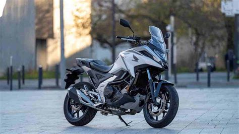 Honda NC750X 2023, Menawarkan Kompartemen Utilitas 23 Liter