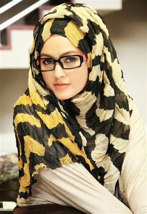 Latest Hijab Styling Trends Tutorial & Designs 2022