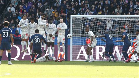 Stats & Facts: A look back at the win against Lille! | Paris Saint-Germain