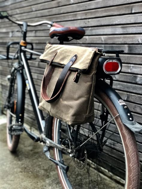 Bike pannier / bicycle bag in waxed canvas with zipper closure | Etsy