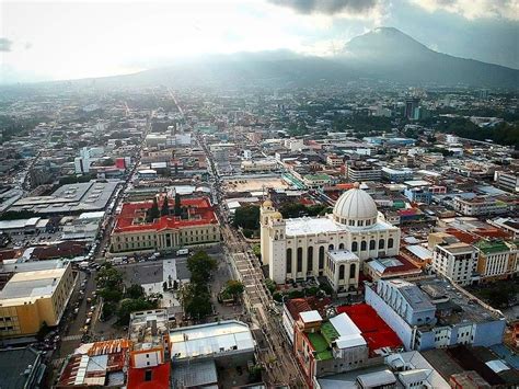 Centro Histórico de San Salvador. El Salvador. | San salvador, Skyline, Paris skyline