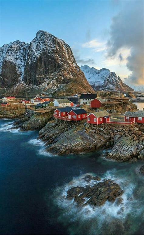 Fishing village of Reine in the Lofoten Islands | Norway travel, Places ...