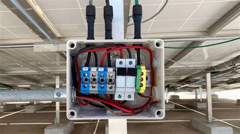 Solar Roof Top Combiner Box: Connecting RV Solar Power