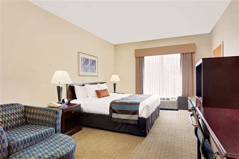 Wingate by Wyndham Destin | Destin, FL Hotels