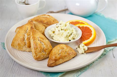 Breakfast scones with jalapeno honey butter 2 - Rio Luna