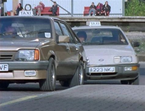 IMCDb.org: 1984 Ford Sierra 2.0 Ghia MkI in "Crime Traveller, 1997"