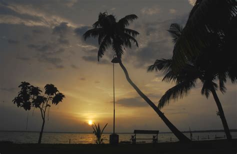 CGH Earth – Sunset at the Coconut Lagoon – The xploriencer