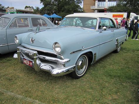 File:1953 Ford Crestline Victoria Coupe.jpg - Wikimedia Commons