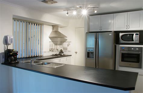 File:Modern kitchen gnangarra.JPG - Wikipedia