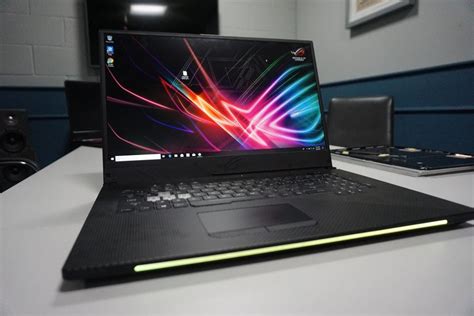 ROG Strix Scar 2: Asus unveils 17-inch gaming juggernaut | Trusted Reviews