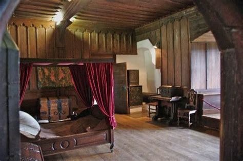 Marksburg Castle . Bedroom - Bower - heated oven right | Germany | Pinterest | Ovens, Castle ...