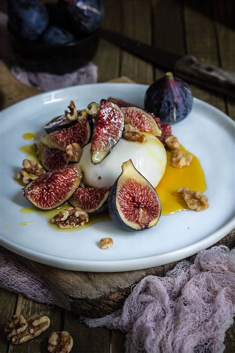 Burrata with figs, honey and salted walnuts