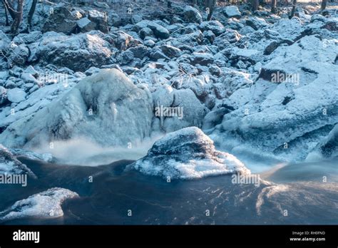 River Dee,Banchory, Aberdeenshire, Scotland. 31st Jan 2019. UK Weather Scotland - Frozen River ...