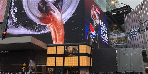 Outdoor Advertising LED Display - Rigard