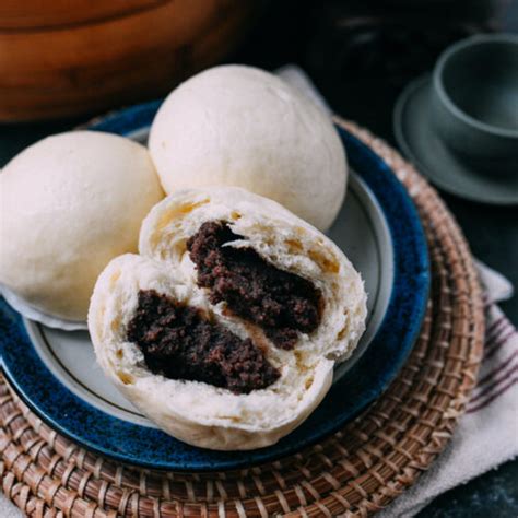 Chinese Steamed Red Bean Buns - The Woks of Life