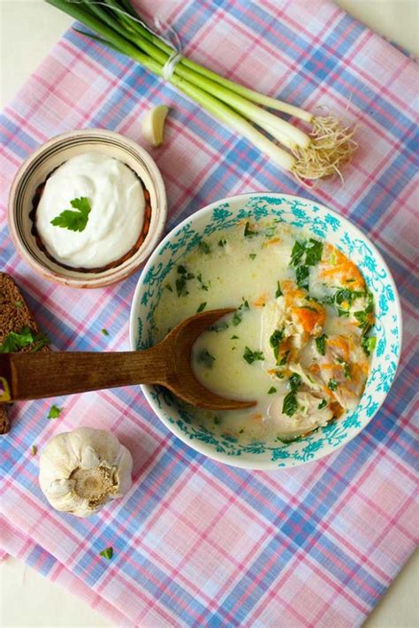 Sour chicken soup with garlic and cream – Ciorba radauteana – Delicious Romania